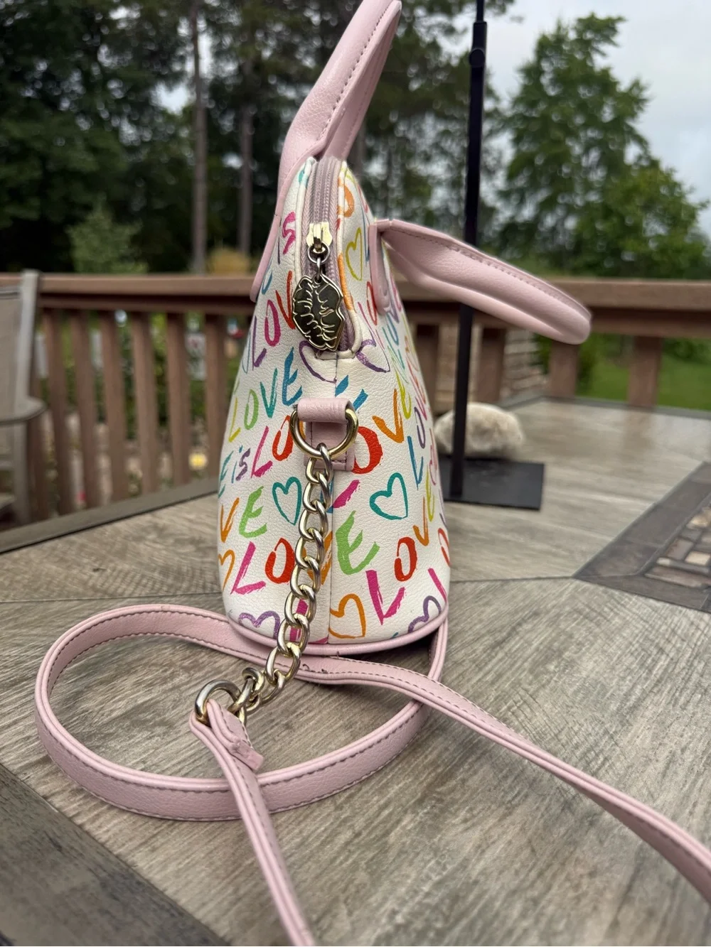 GUC Betsey Johnson LBLIN! 'Love Is Love